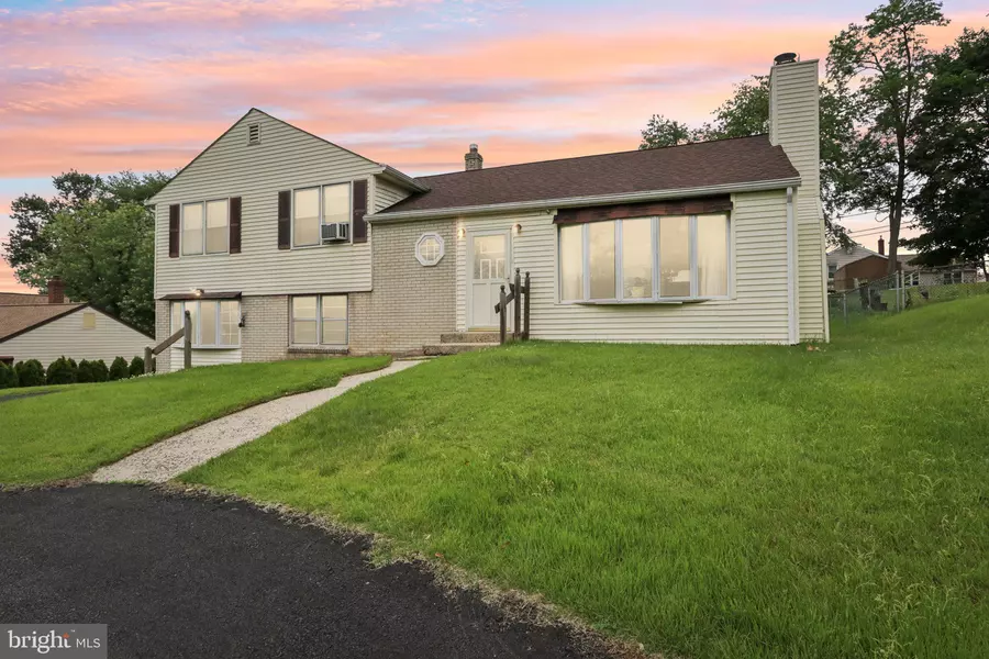 694 DAVISVILLE RD, Warminster, PA 18974