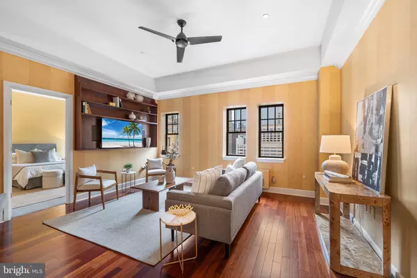 Philadelphia, PA 19103,1701-15 LOCUST ST #2015