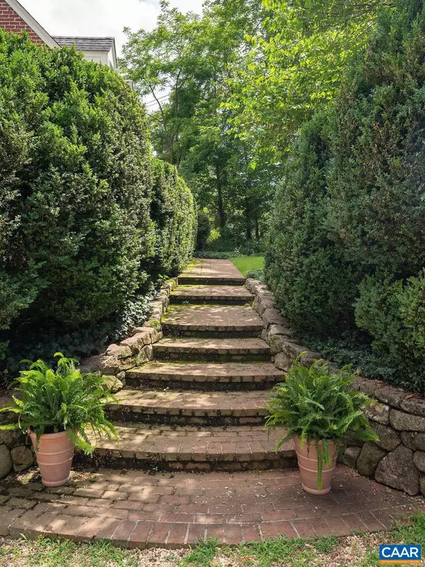 Charlottesville, VA 22901,1614 MEADOWBROOK HEIGHTS RD