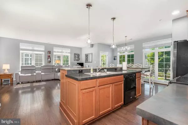 Mechanicsburg, PA 17055,3034 E MERIDIAN CMNS