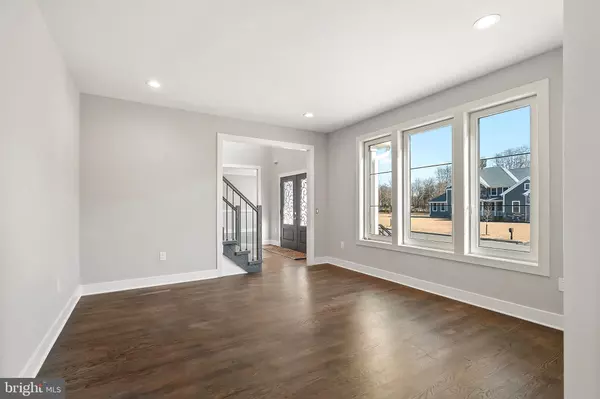 Howell, NJ 07731,2 HAYSTACK CT