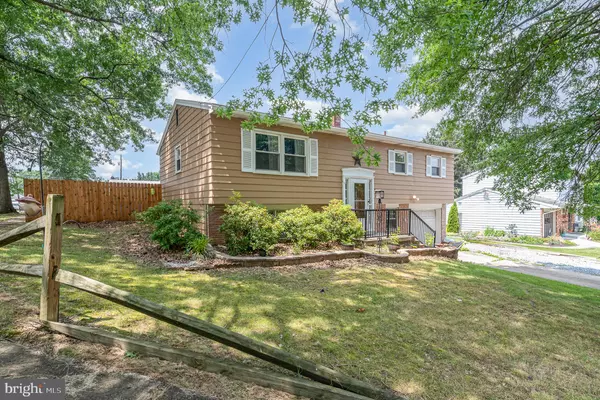 302 HICKORY HILL TER, Harrisburg, PA 17109