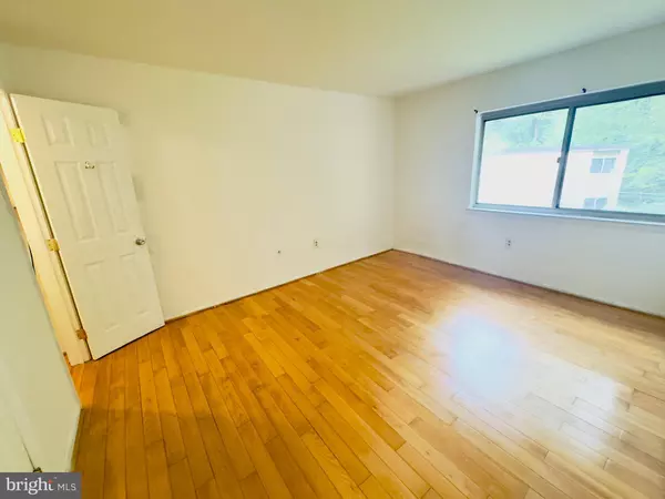 Rockville, MD 20852,12213 BRAXFIELD CT #15