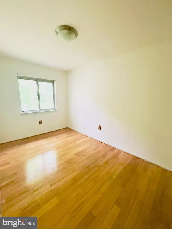 Rockville, MD 20852,12213 BRAXFIELD CT #15