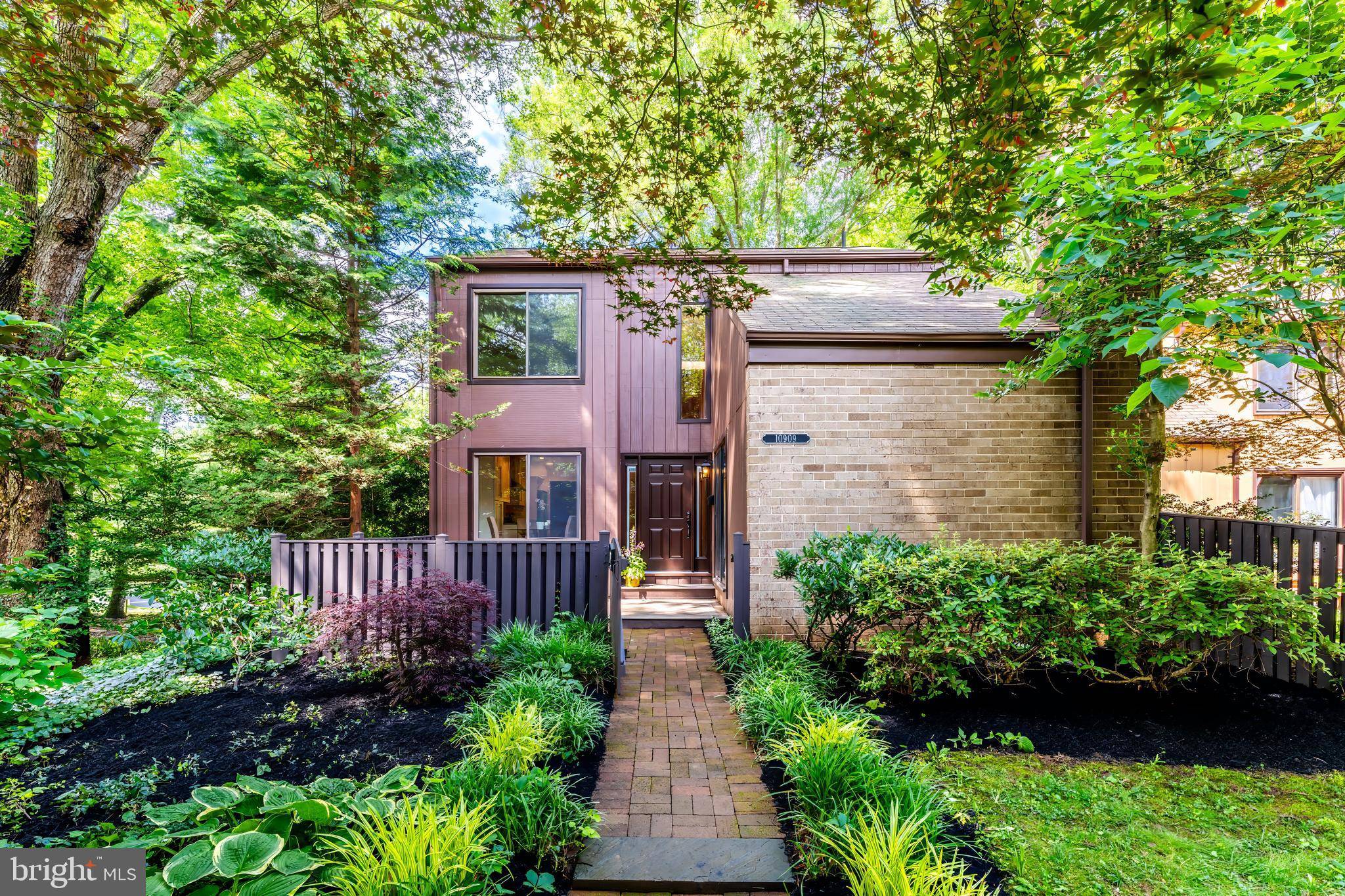Reston, VA 20190,10909 KNIGHTS BRIDGE CT