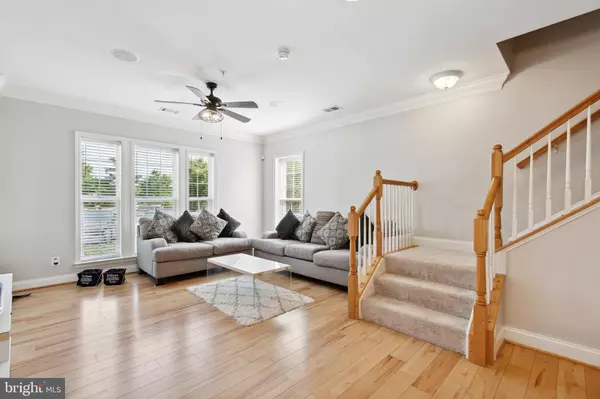 Ashburn, VA 20147,20660 SIBBALD SQ