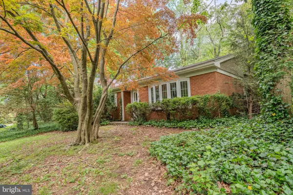 2 WILSON CIR, Milton, PA 17847