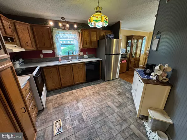 Quakertown, PA 18951,3 PINE TER