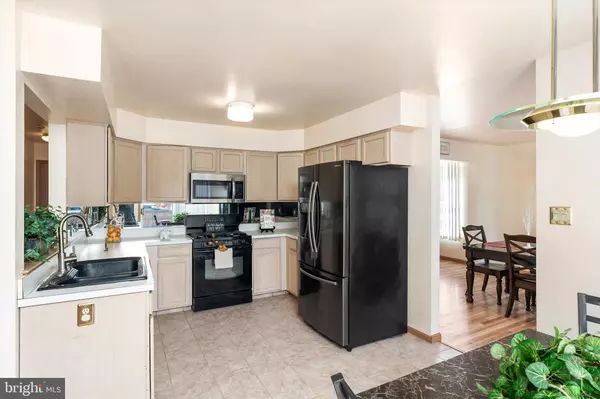 Sicklerville, NJ 08081,37 MONTICELLO DR