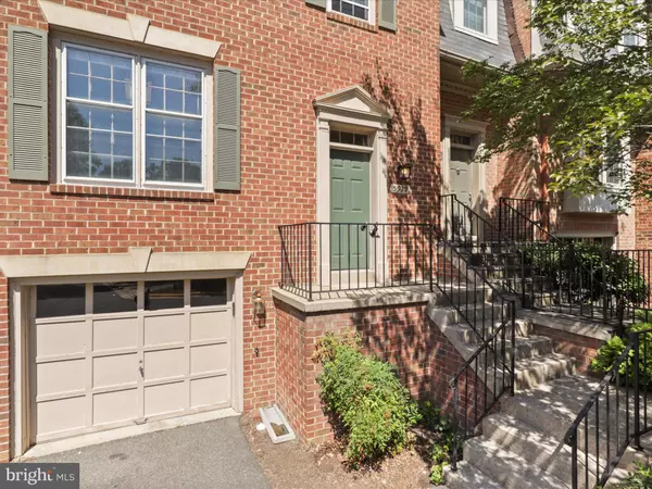 Alexandria, VA 22310,5929 WOODFIELD ESTATES DR