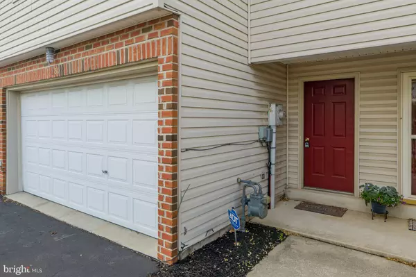 York, PA 17406,2312 SLATER HILL LN E #62