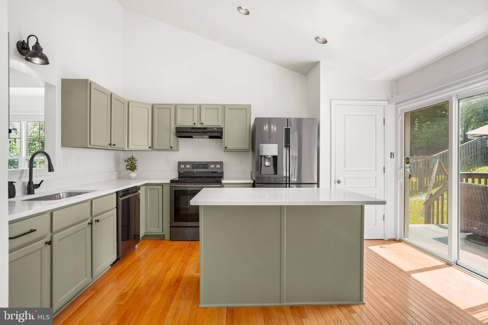 8012 ROLAND CT SW, Elkridge, MD 21075