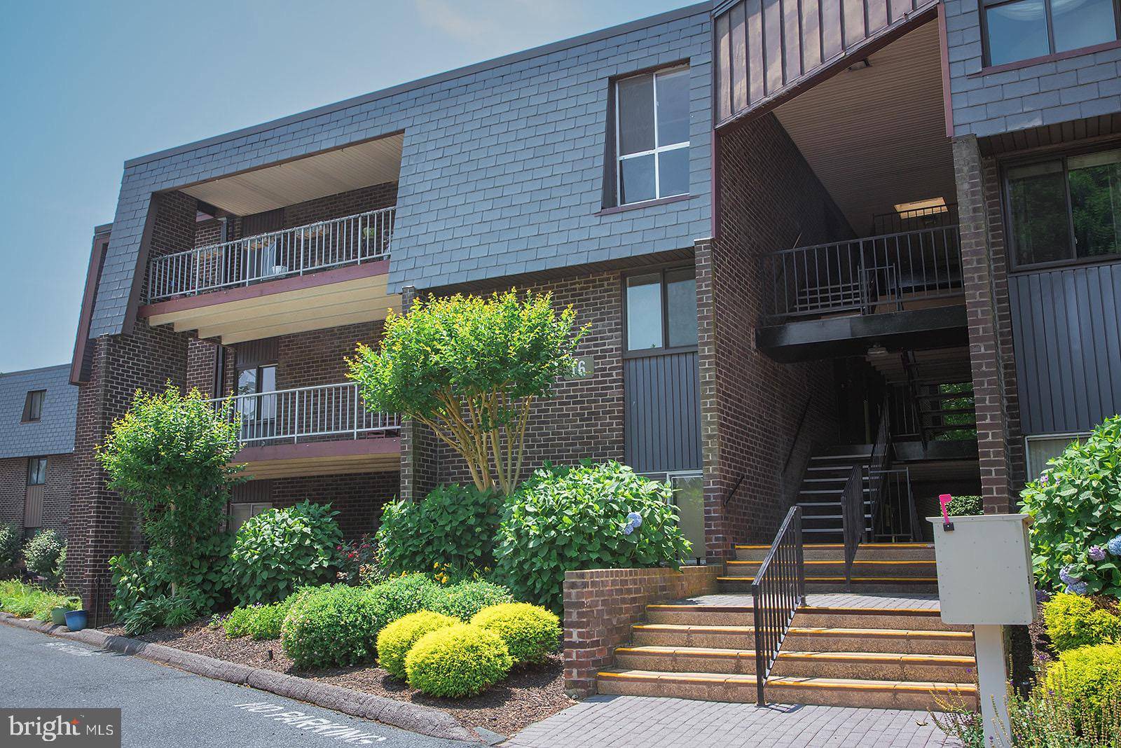 16 STONEHENGE CIR #16-5, Baltimore, MD 21208