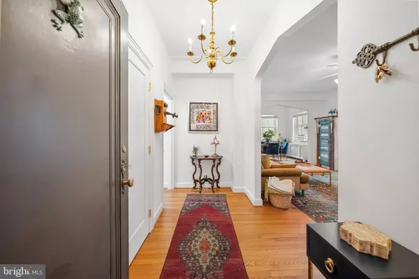 Washington, DC 20008,2737 DEVONSHIRE PL NW #321