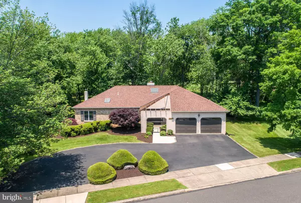 2381 GREENSWARD S, Warrington, PA 18976