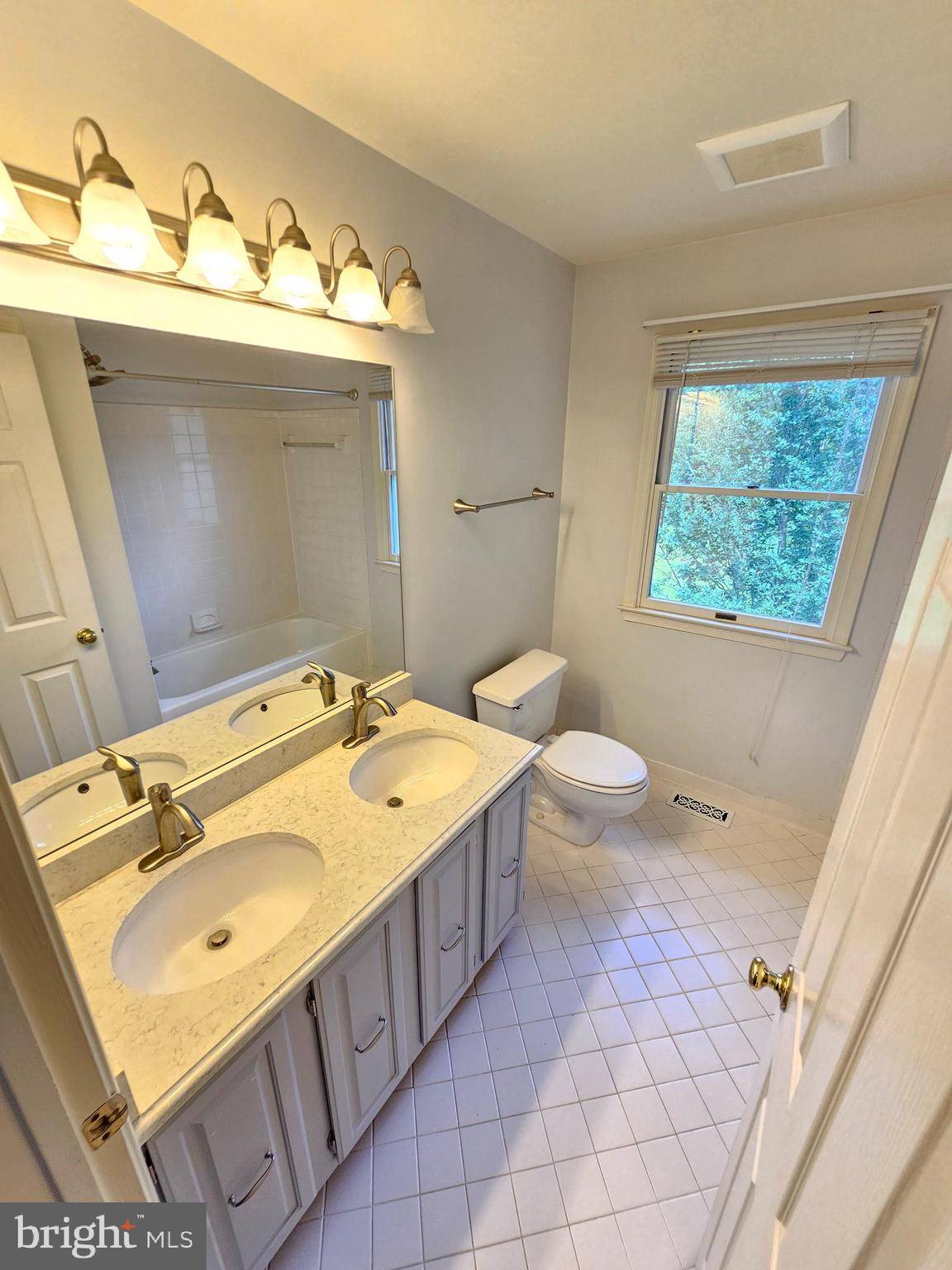 Montgomery Village, MD 20886,8300 GIANTSTEP PL