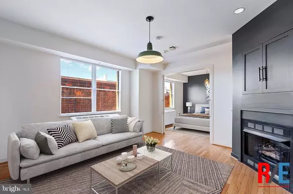 Alexandria, VA 22314,815 KING ST #4E