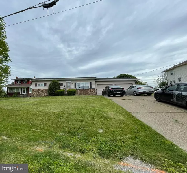 1105 DARLINGTON RD, Beaver Falls, PA 15010