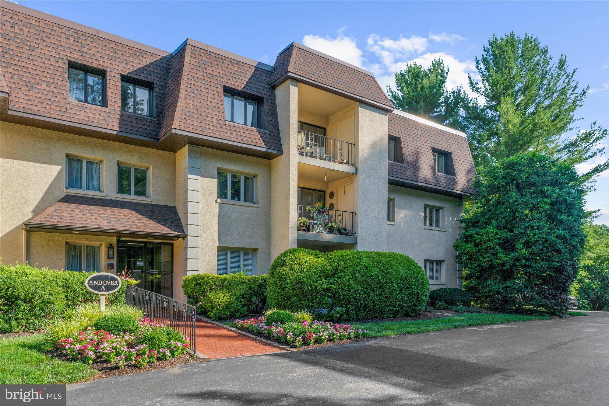 Bryn Mawr, PA 19010,306A SUMMIT DR