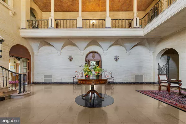 Bryn Mawr, PA 19010,306A SUMMIT DR