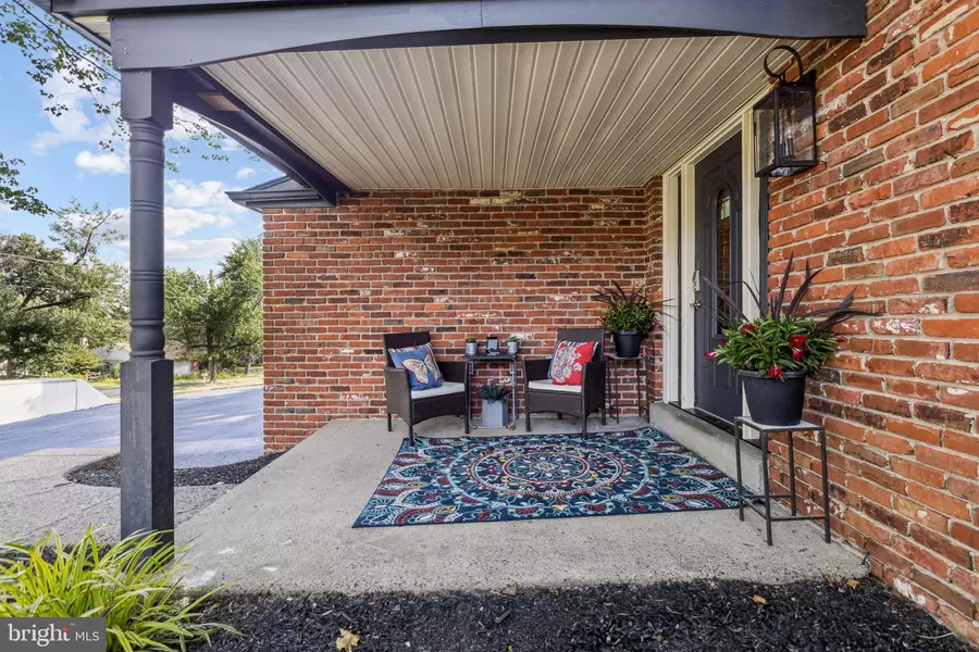 529 LONG MEADOW RD, Norristown, PA 19403