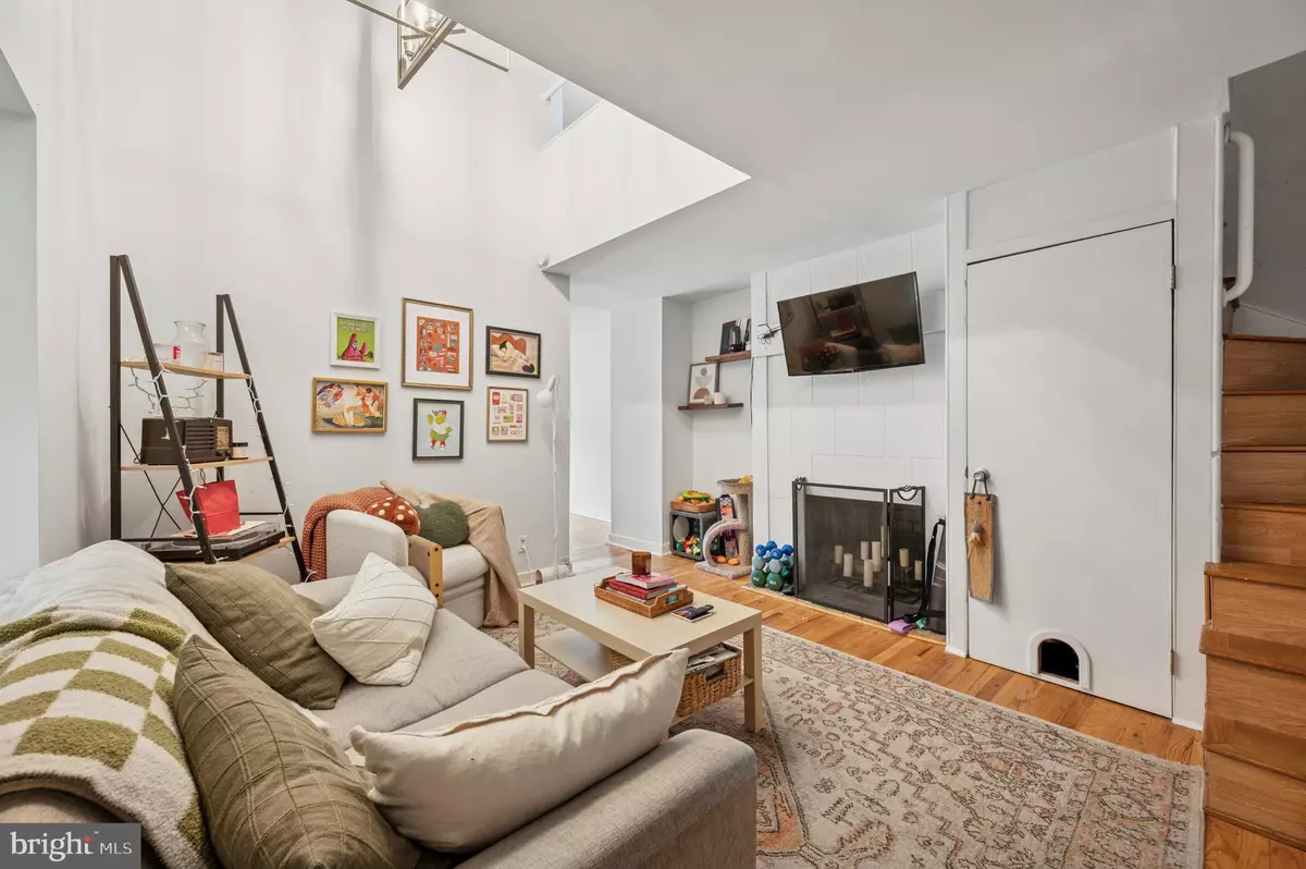 Philadelphia, PA 19123,927 N HANCOCK ST #B