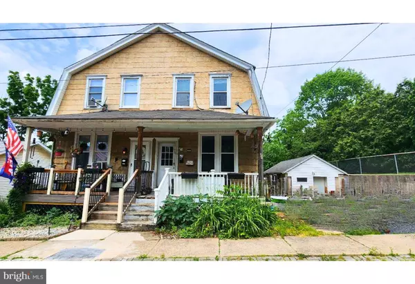 2463 HILLSIDE AVE, Easton, PA 18042