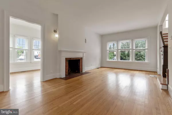 Arlington, VA 22201,2629 WASHINGTON BLVD