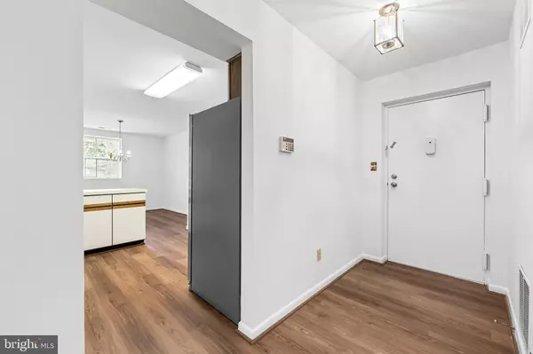 Lutherville Timonium, MD 21093,2 STAPLETON CT #102