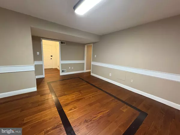 Alexandria, VA 22303,4105 SUNBURST CT
