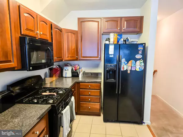 Riverside, NJ 08075,7 FOX CT