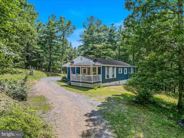 378 OAK HILL RD, Berkeley Springs, WV 25411