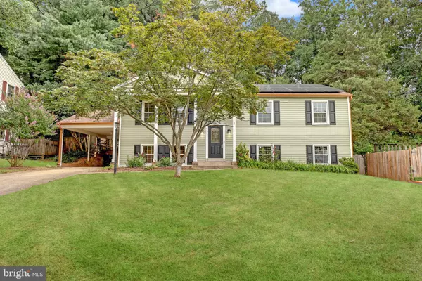 6813 LAMP POST LN, Alexandria, VA 22306