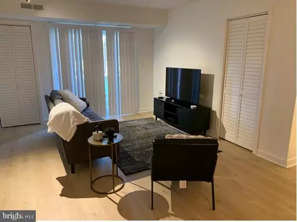 Dover, DE 19904,4 GRAND HALL