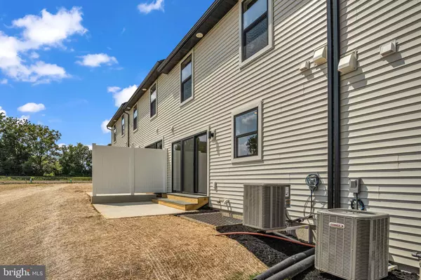 Annville, PA 17003,105 CANDLER WAY #045