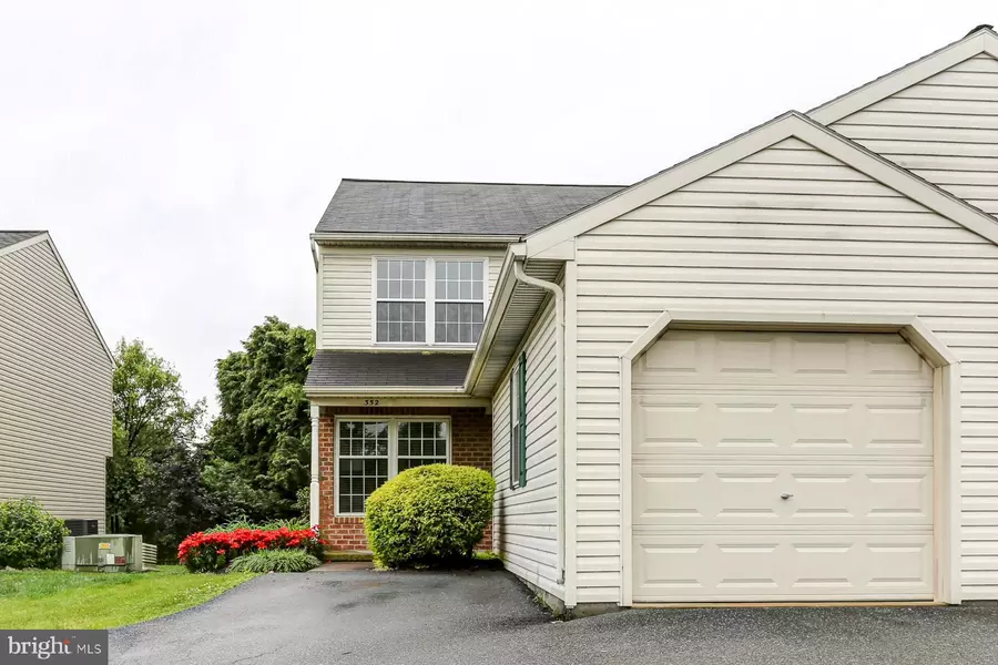 352 DEERFIELD DR, Mount Joy, PA 17552