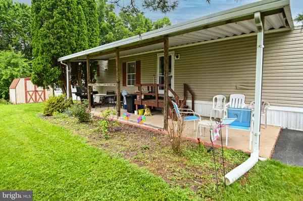 York, PA 17402,747 LAURA LN