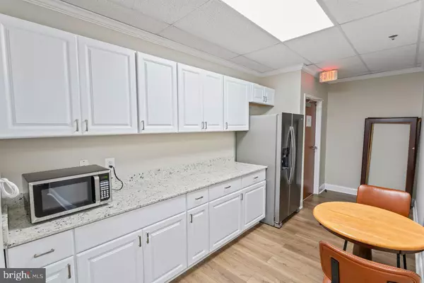 Manassas, VA 20110,9420 FORESTWOOD LN #203