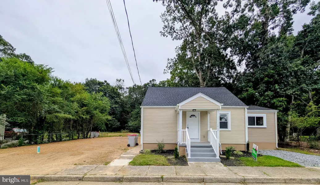 1017 ALEXANDER DR, Vineland, NJ 08361