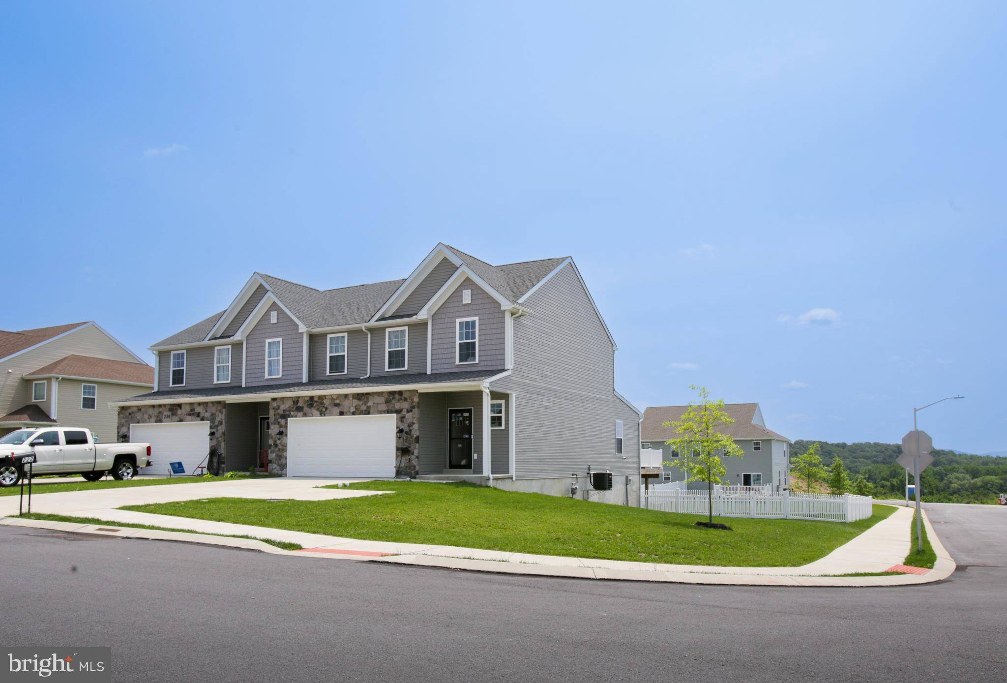 222 IDA RED DR, Leesport, PA 19533