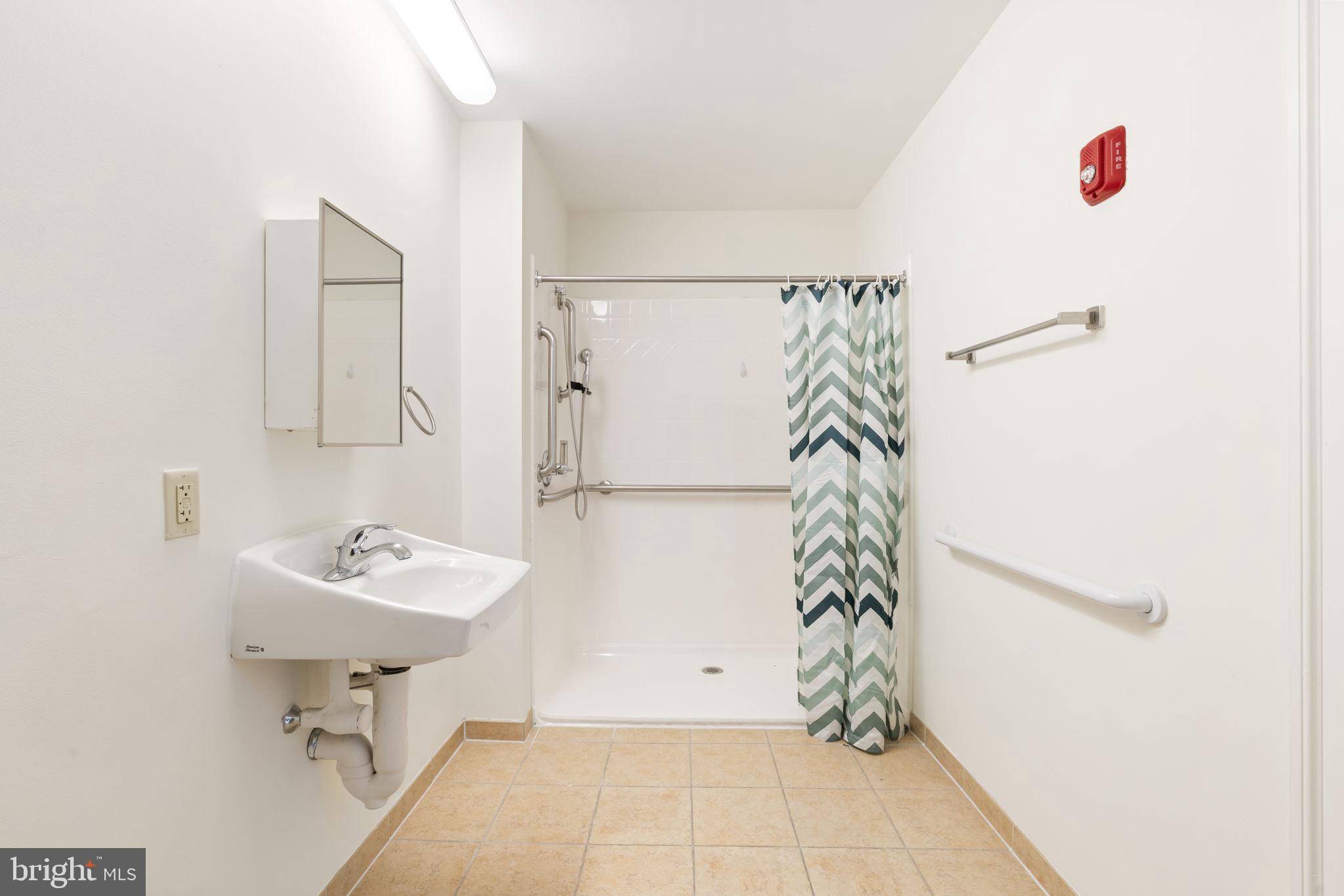 Philadelphia, PA 19111,7040 OXFORD AVE #419