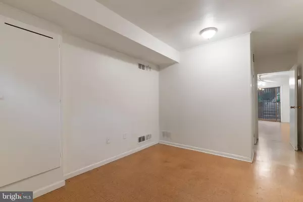 Washington, DC 20003,542 7TH ST SE
