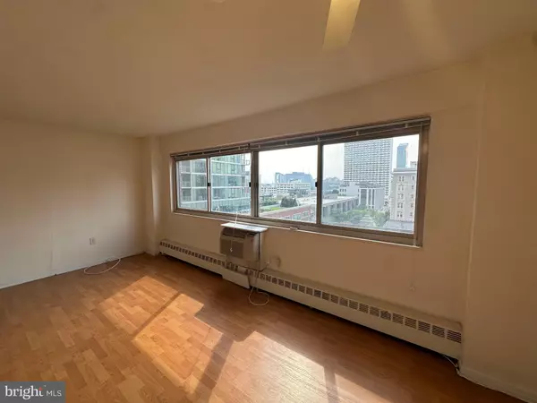 Philadelphia, PA 19103,2101 CHESTNUT ST #815