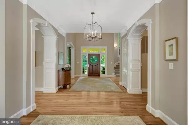 Mclean, VA 22102,870 ALVERMAR RIDGE DR