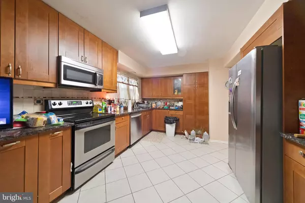 Waldorf, MD 20601,1825 OAK DR