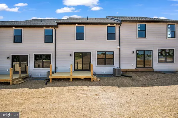 Annville, PA 17003,102 CANDLER WAY #089-16