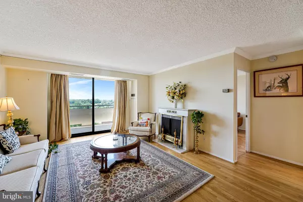 Mclean, VA 22102,1800 OLD MEADOW RD #903