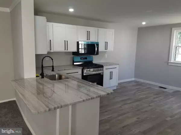 Burlington, NJ 08016,239 W BROAD ST