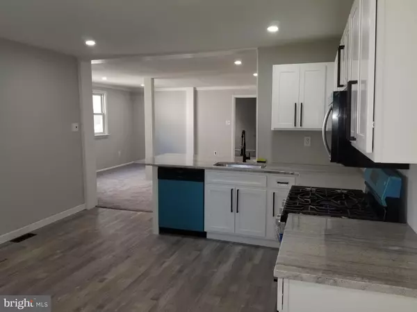 Burlington, NJ 08016,239 W BROAD ST