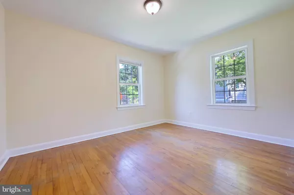 Falls Church, VA 22042,2933 FAIRMONT ST